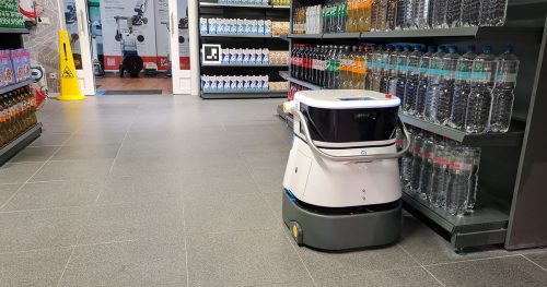 Robot de nettoyage dans une supermarché