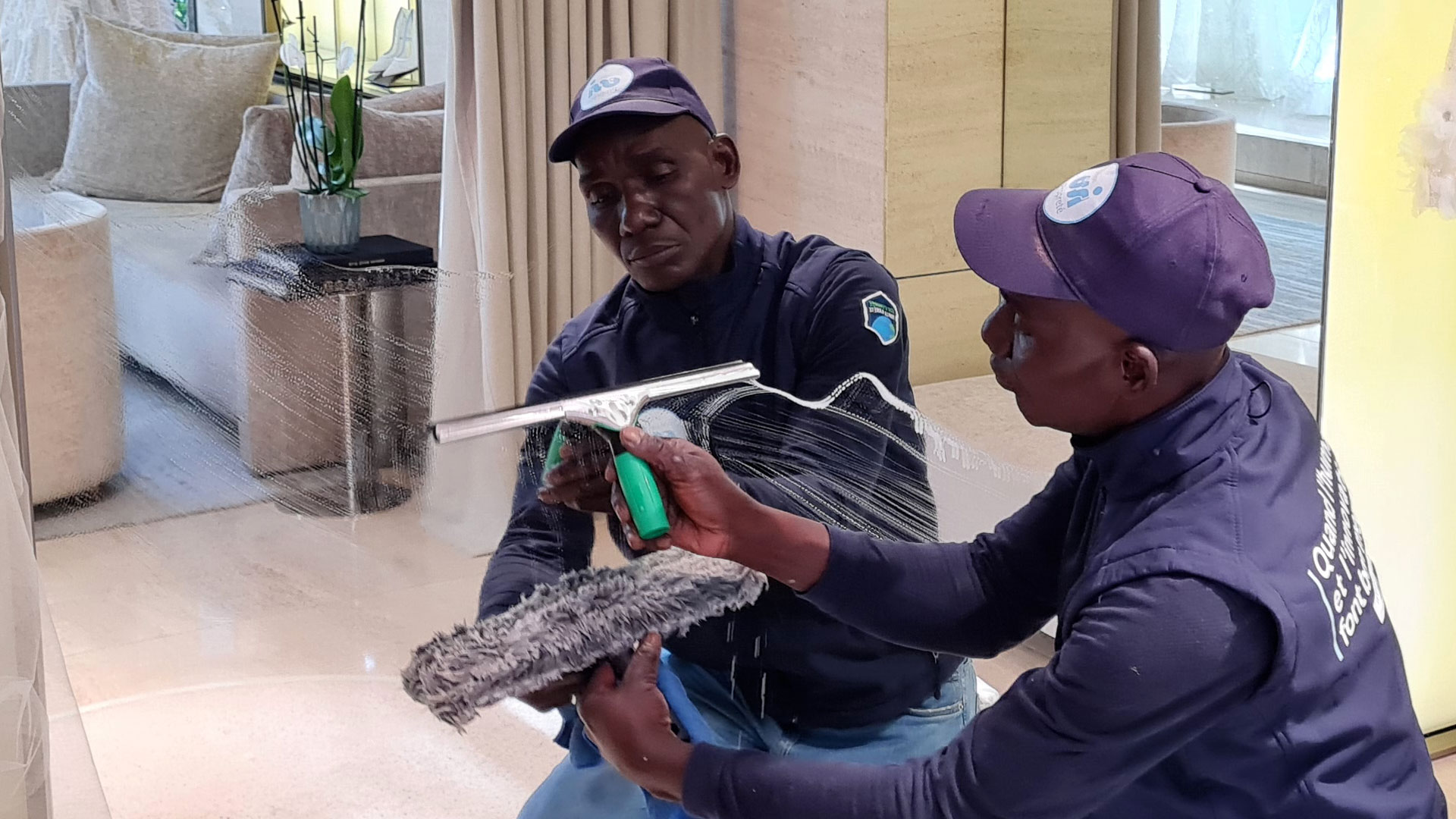 Agent-1-reduit agent nettoyage école ESITC