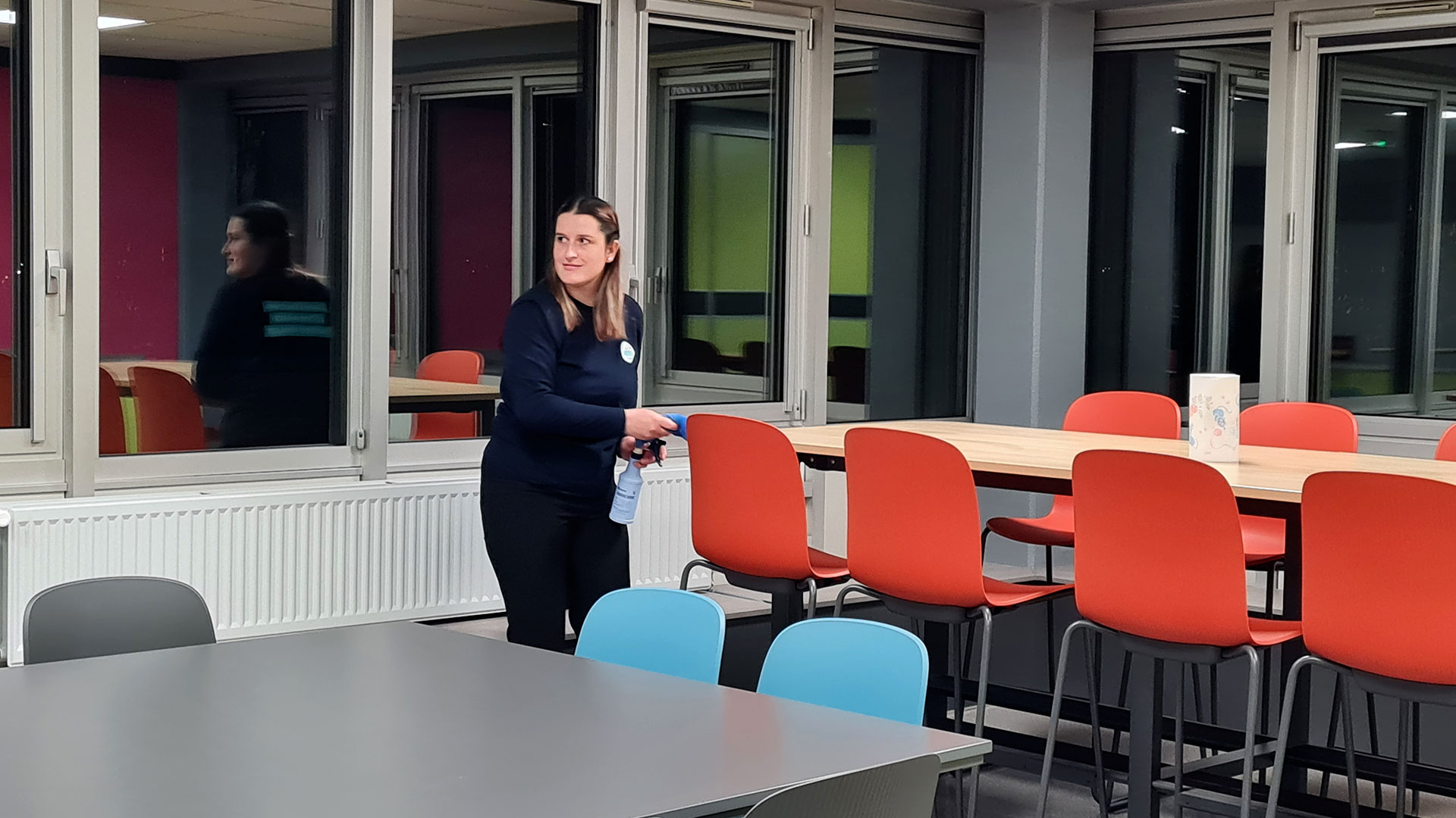 Agent-1-reduit agent nettoyage école ESITC